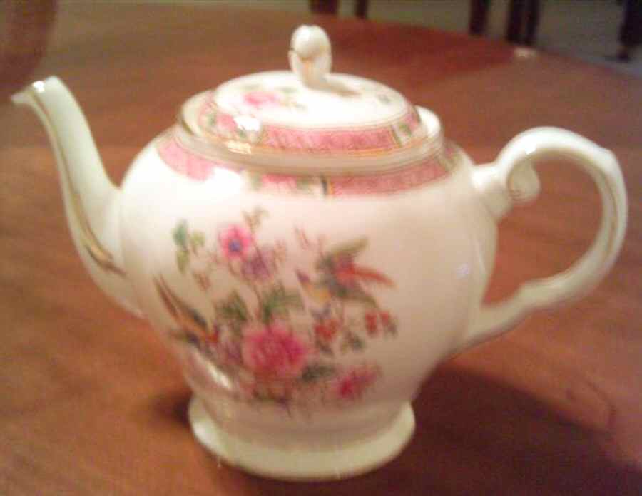 C8363 (Scalloped) Teapot & Lid by Tuscan - Royal Tuscan-1