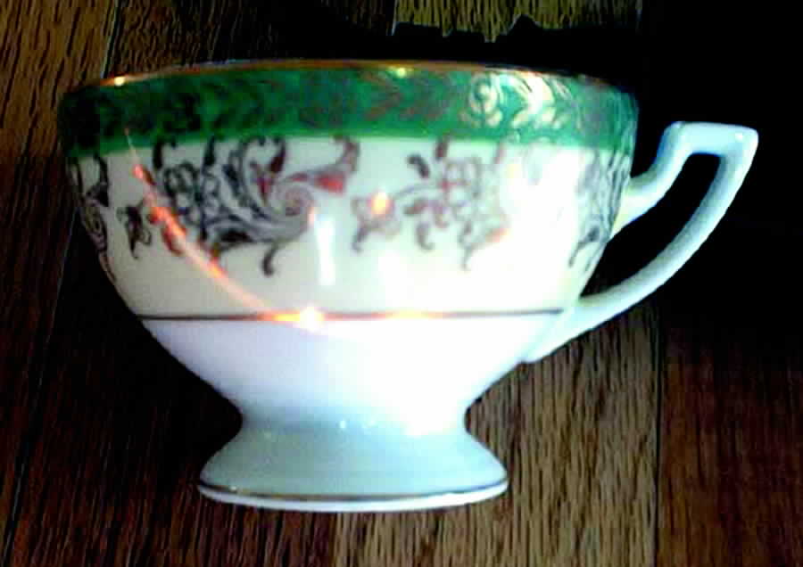 THO212 Footed Cup by Thomas-1