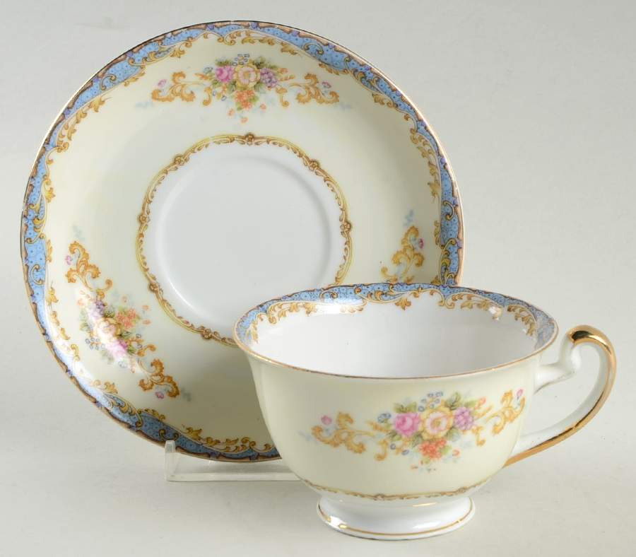 TUI12 Footed Cup & Saucer Set by Tuillerie (Japan)-1