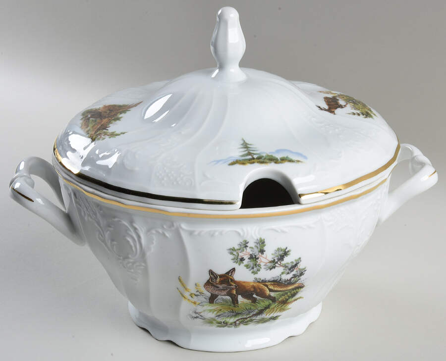 THU560 Tureen & Lid by Thun-1