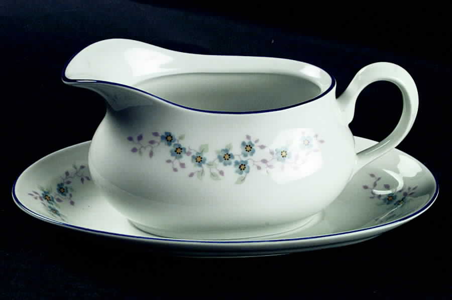 THU207 Gravy Boat & Underplate by Thun-1