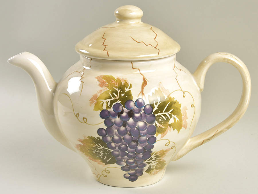 Cabernet (Semi Scallop, Rippled) Teapot & Lid by Tabletops Unlimited-1