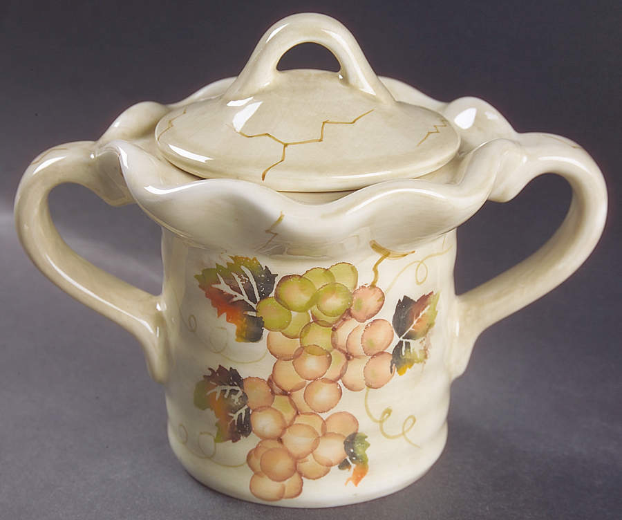 Cabernet (Semi Scallop, Rippled) Sugar Bowl & Lid by Tabletops Unlimited-1
