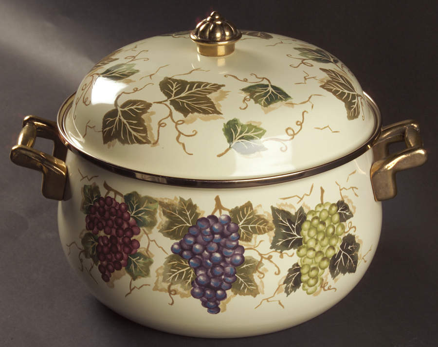 Cabernet (Semi Scallop, Rippled) 8 Quart Metal Stockpot & Metal Lid by Tabletops Unlimited-1