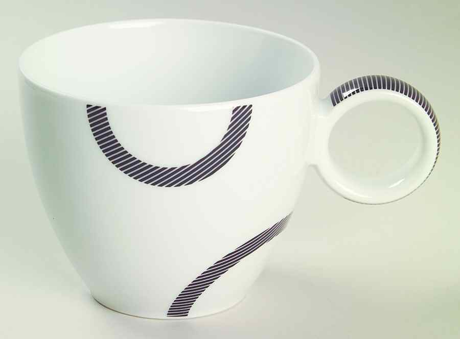 Vario Black (Circles) Flat Cup by Thomas-1