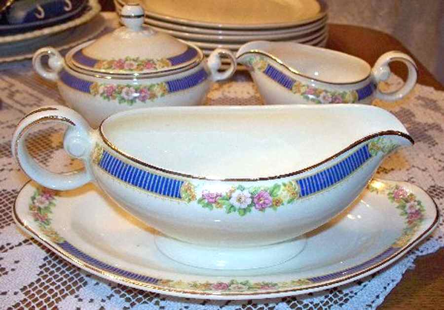 TST497 Gravy Boat & Underplate by Taylor, Smith & Taylor (Ts&T)-1