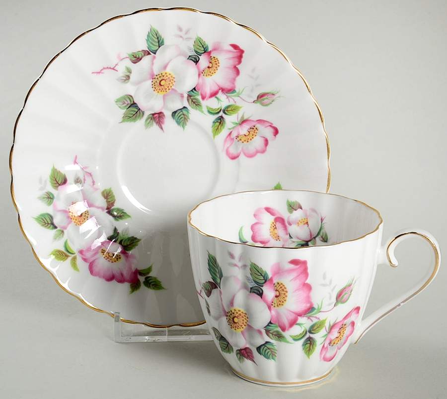 D3185 Flat Cup & Saucer Set by Tuscan - Royal Tuscan-1