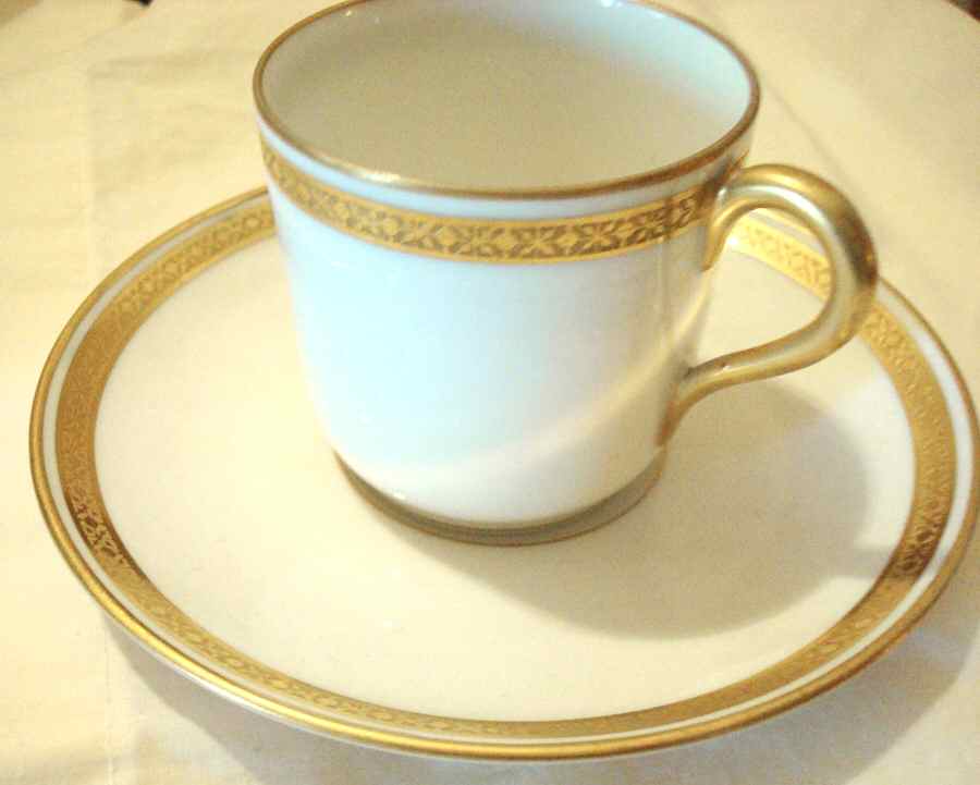 9198 Flat Cup & Saucer Set by Tressemanes & Vogt-1