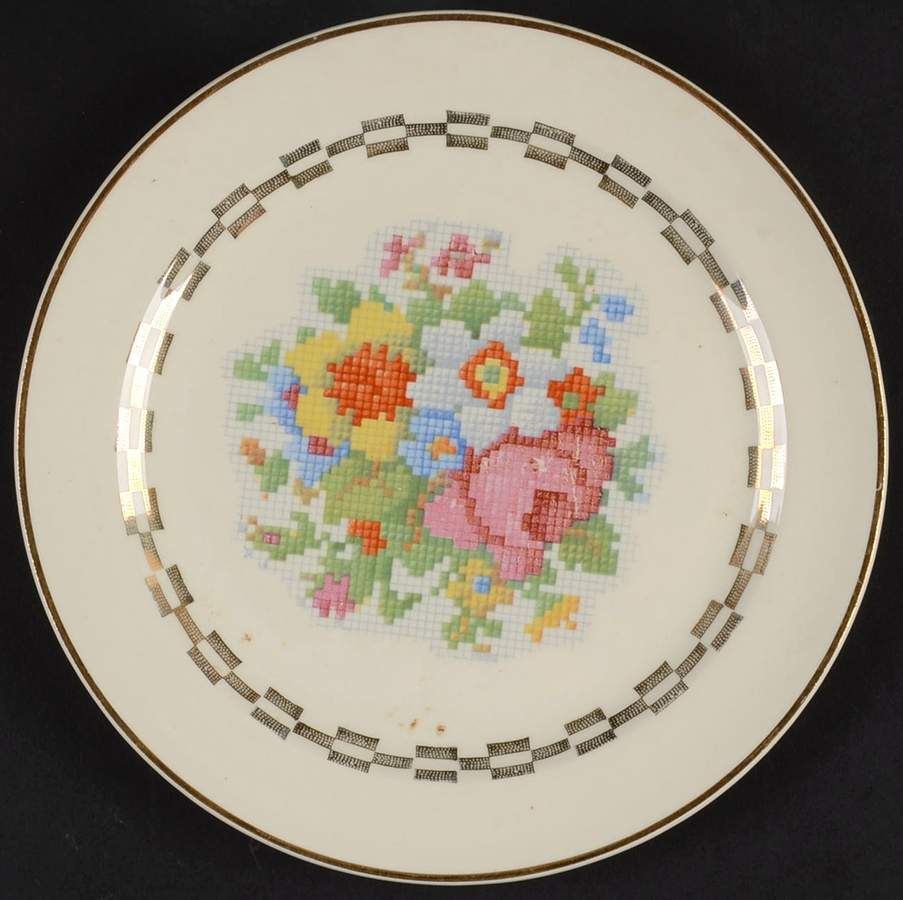 Lace Petite Laurel (Gold Trim) Dessert/Pie Plate by Taylor, Smith & Taylor (Ts&T)-1