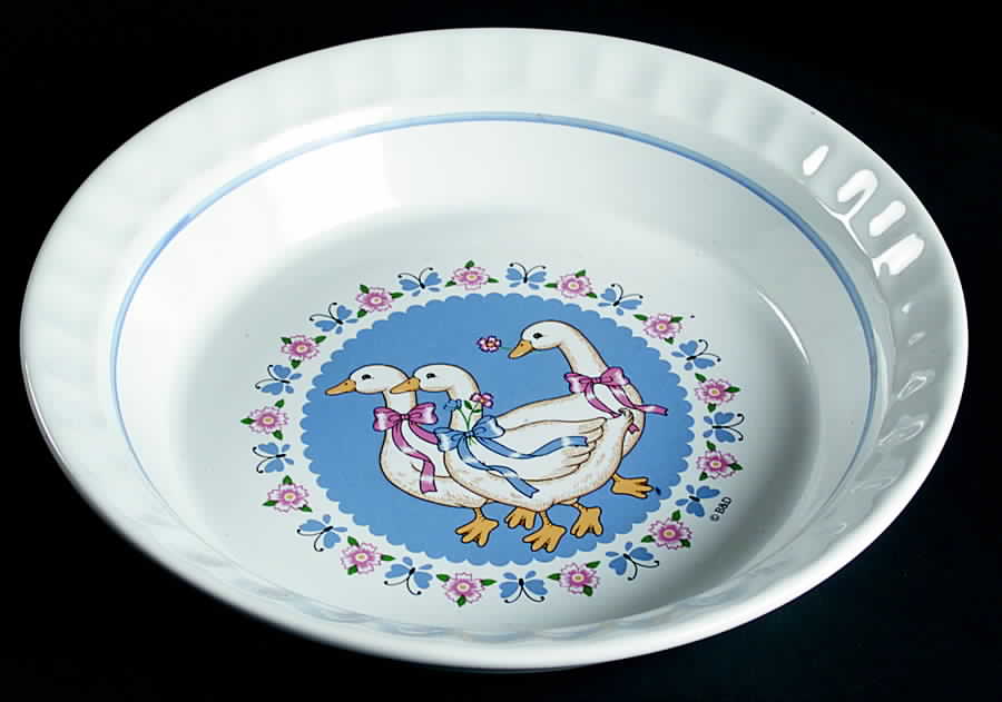 Ribbon Geese Pie Serving Plate by Treasure Craft-1