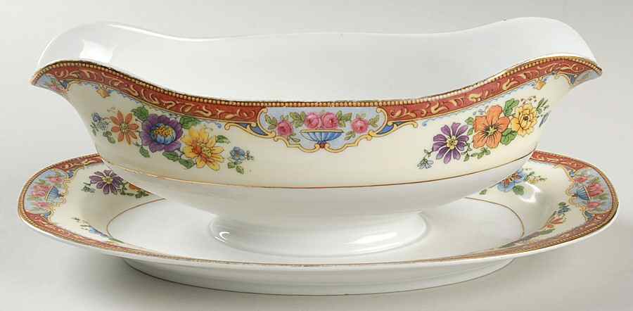 THU244 Gravy Boat with Attached Underplate by Thun-1