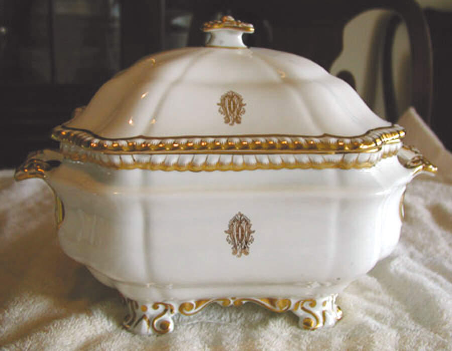 5711 Tureen &  Lid by Thomas Goode-1