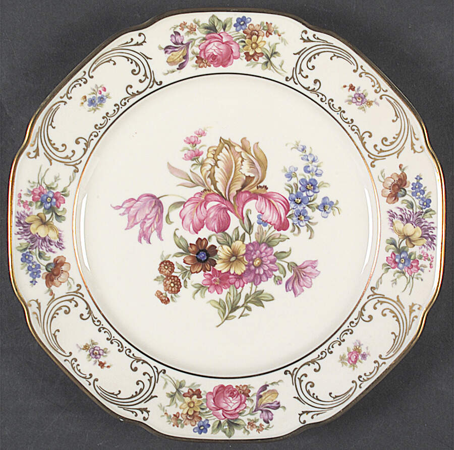 Wettin (Scalloped) Luncheon Plate by Tirschenreuth-1