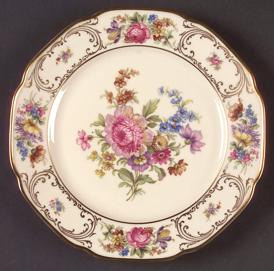 Wettin (Scalloped) Dinner Plate by Tirschenreuth-1