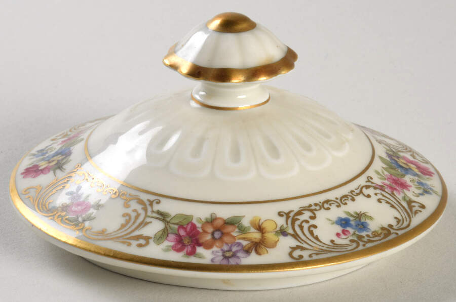 Wettin (Scalloped) Lid for Sugar Bowl by Tirschenreuth-1