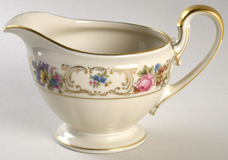 Wettin (Scalloped) Creamer by Tirschenreuth-1