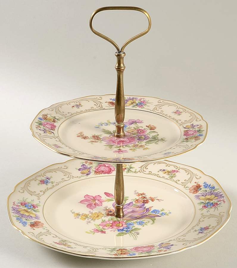 Wettin (Scalloped) 2 Tiered Serving Tray (Dinner & Salad Plate) by Tirschenreuth-1