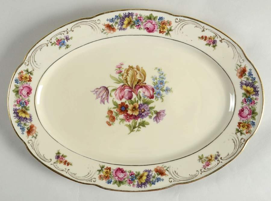 Wettin (Scalloped) 13" Oval Serving Platter by Tirschenreuth-1