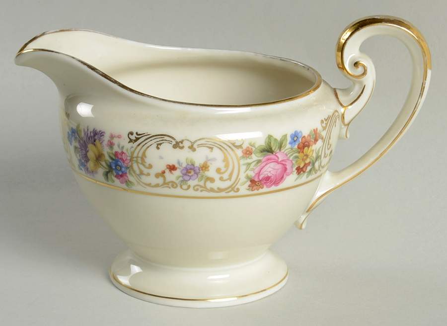 Wettin (Scalloped) Creamer by Tirschenreuth-1