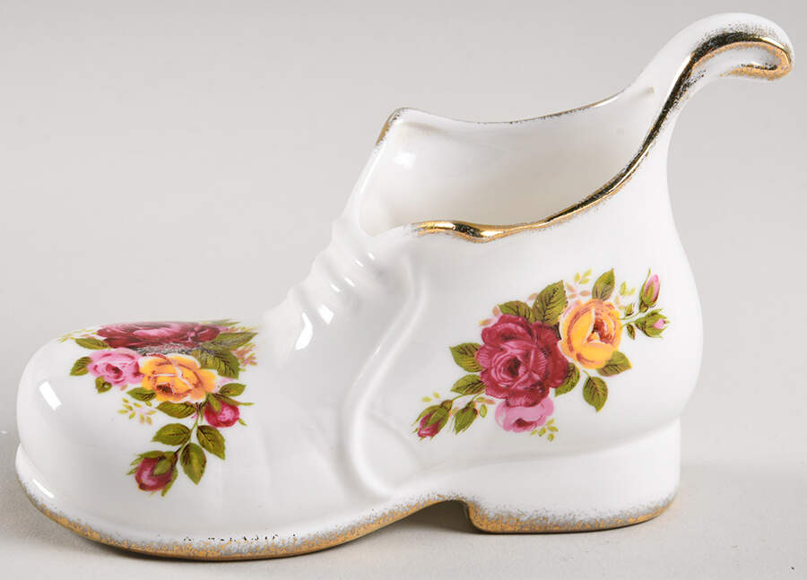 Cottage Rose Figurine by Taiwan-1