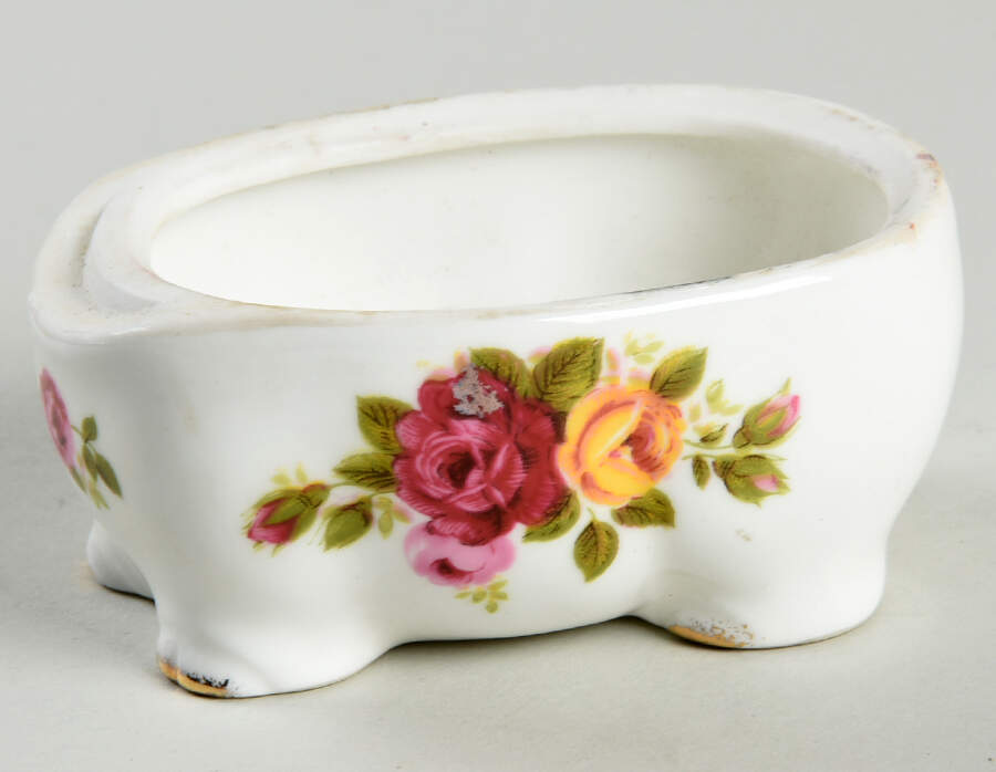 Cottage Rose Pig Box No Lid by Taiwan-1