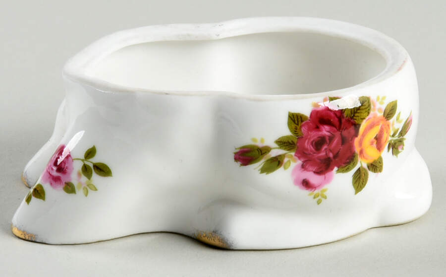 Cottage Rose Bunny Box No Lid by Taiwan-1