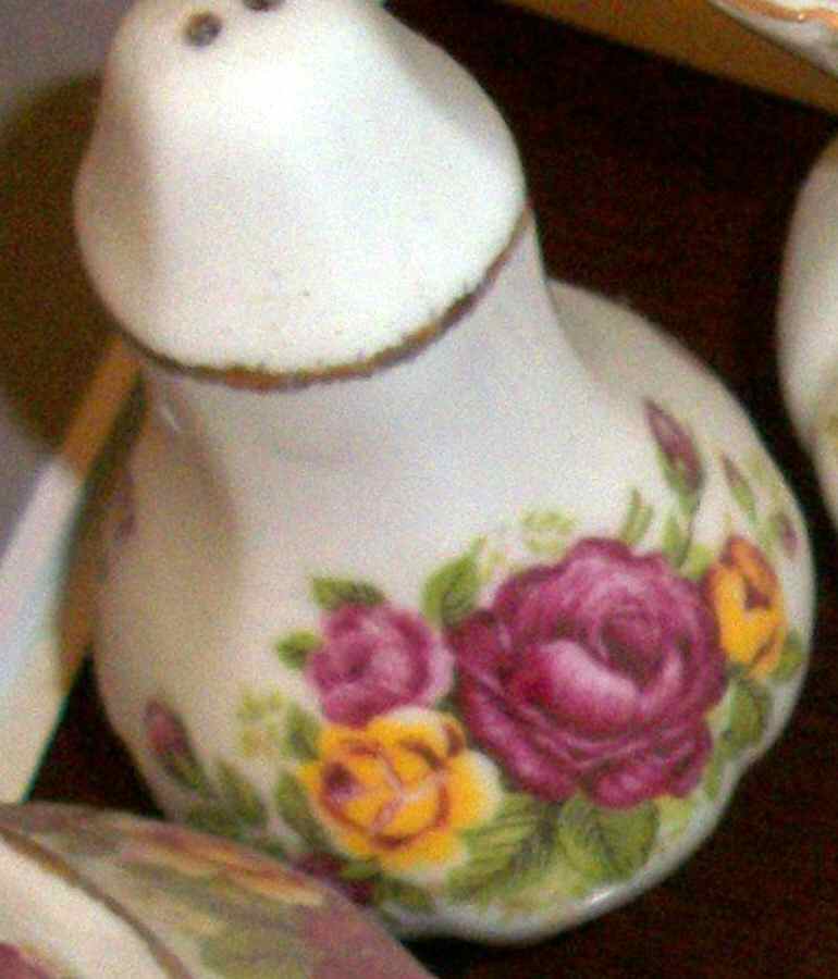 Cottage Rose Salt Shaker by Taiwan-1