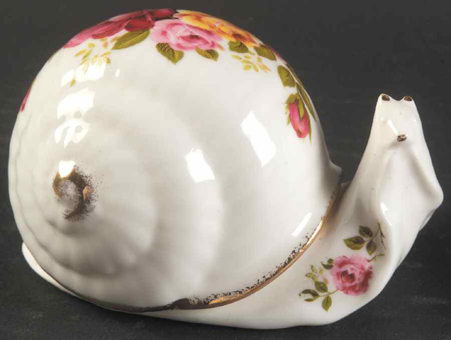 Cottage Rose Snail Box by Taiwan-1