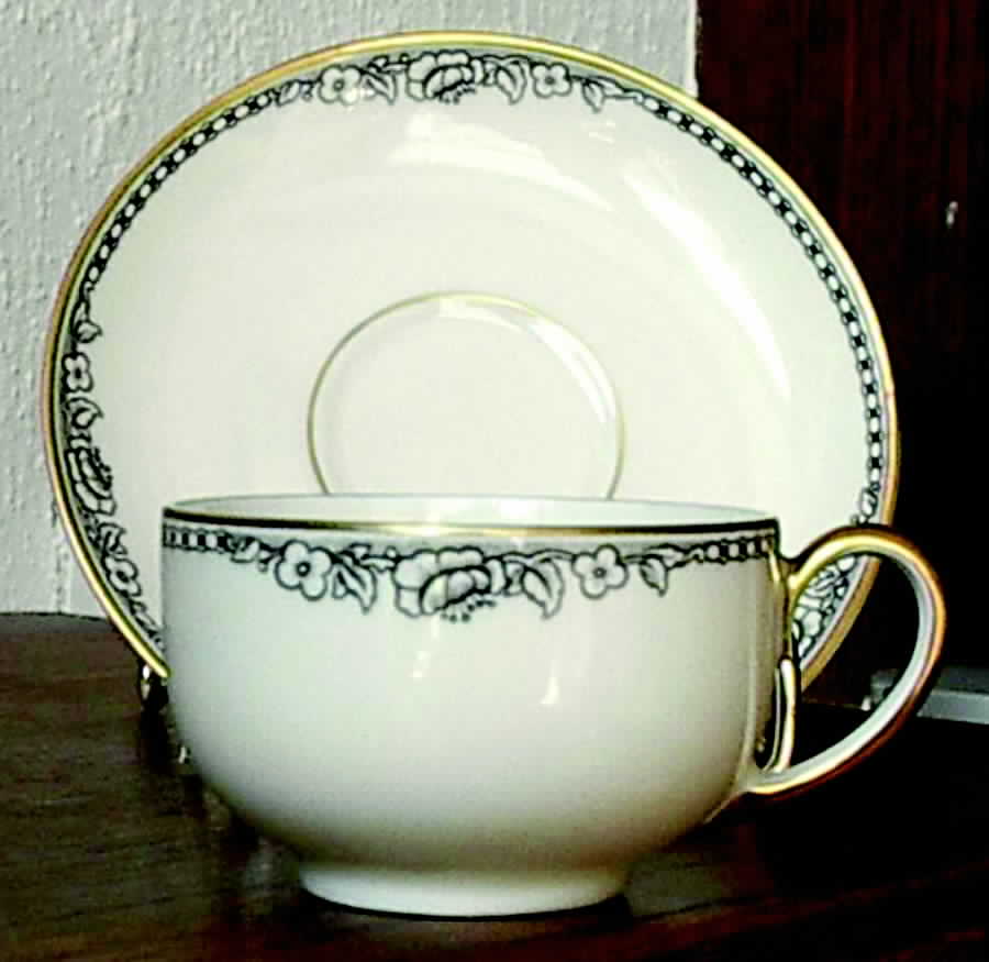 THO286 Flat Cup & Saucer Set by Thomas-1