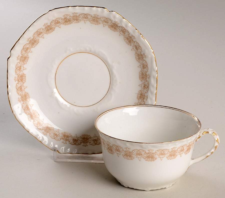 TRV378 Flat Cup & Saucer Set by Tressemanes & Vogt-1