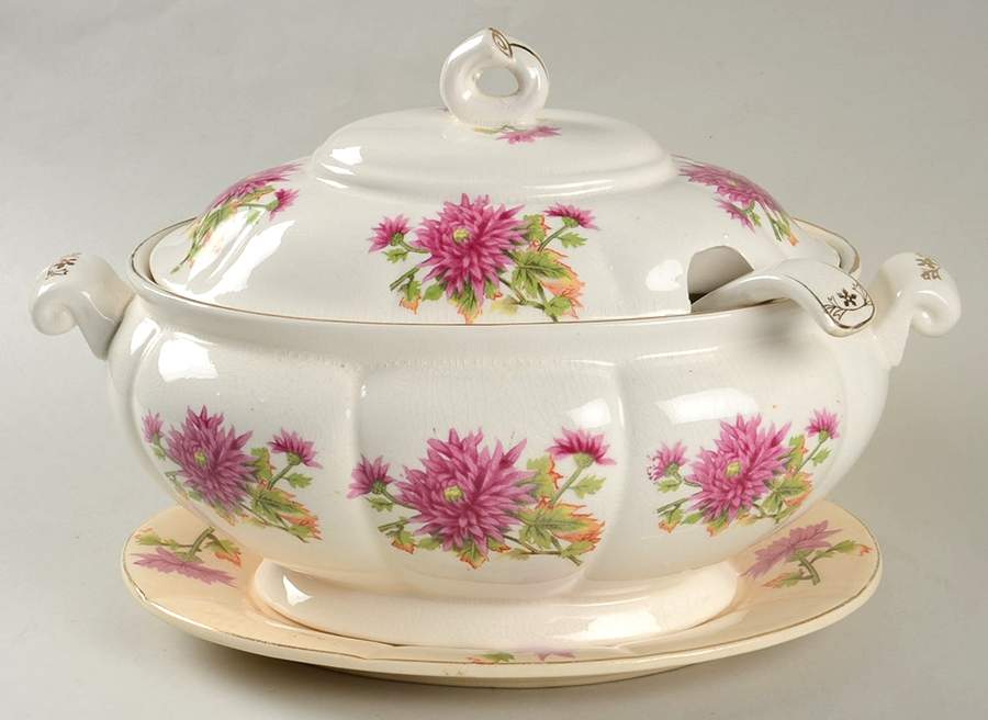 TLX1 Tureen & Lid w/Ladle & Underplate by Tilso (Japan)-1