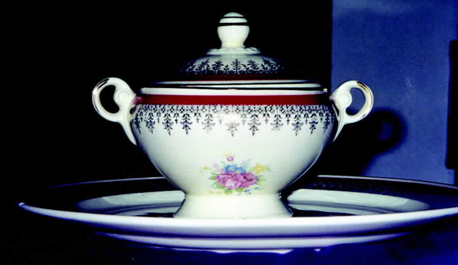 TST578 Sugar Bowl & Lid by Taylor, Smith & Taylor (Ts&T)-1