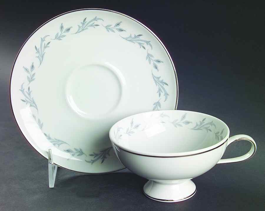 Tenderly Footed Cup & Saucer Set by Treasure Chest-1
