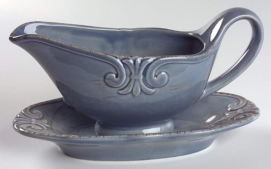 Auvignon   Blue Gravy Boat & Underplate by Tienshan-1