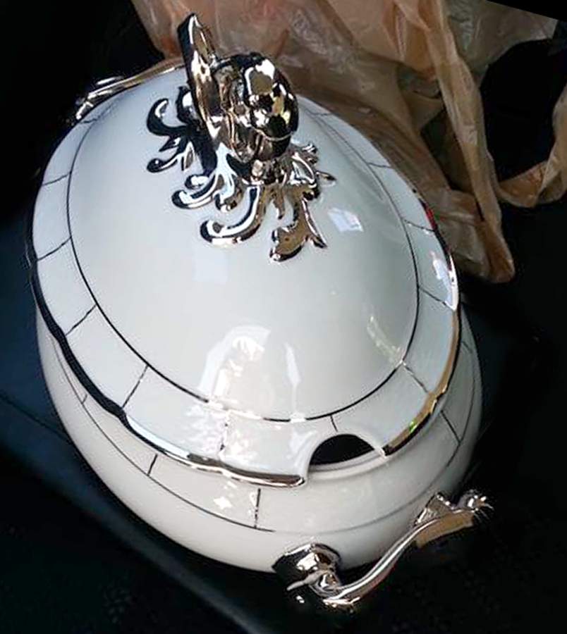 THU271 Tureen &  Lid by Thun-1