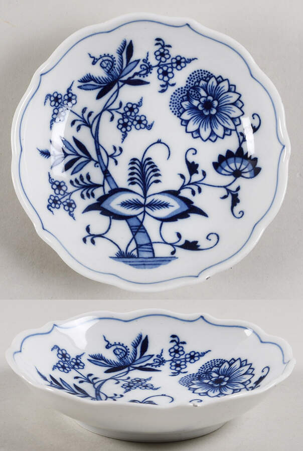 Blue Onion (Scalloped) Fruit/Dessert (Sauce) Bowl by Thun-1