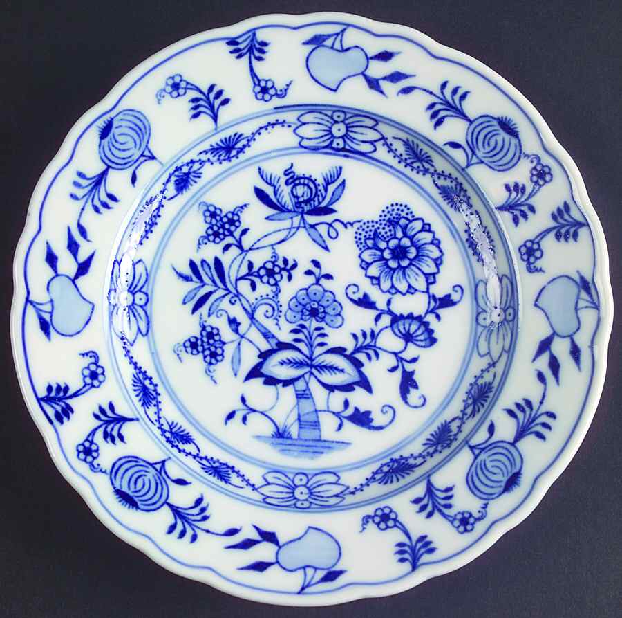 Blue Onion (Scalloped) Bread & Butter Plate by Thun-1