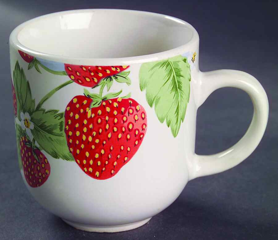 Strawberry Social Flat Cup by Tienshan-1