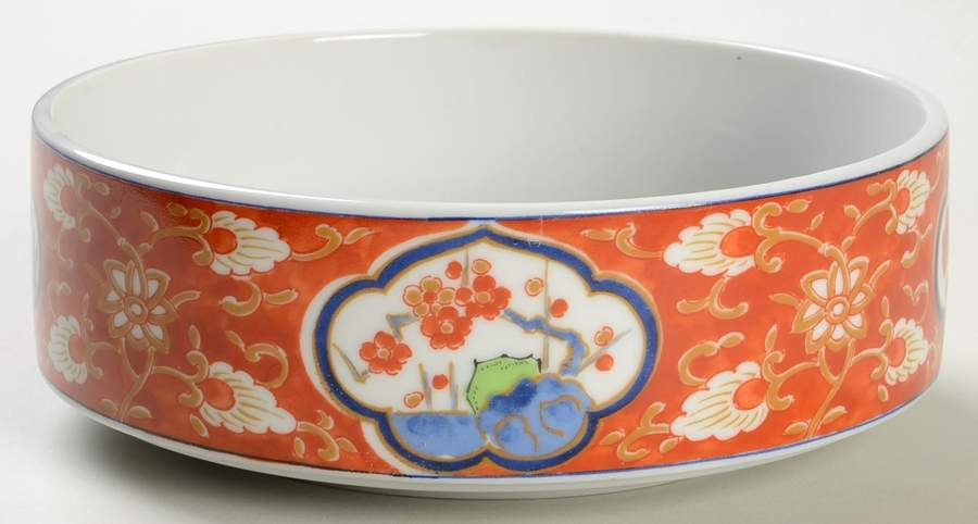 Imari Round Box No Lid by Takahashi-1