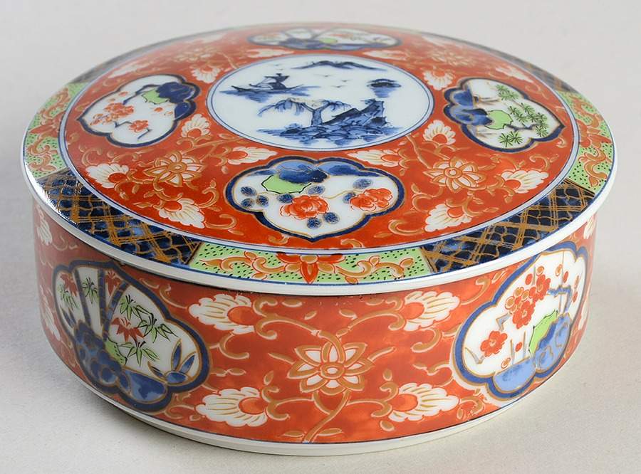 Imari 4" Round Box & Lid by Takahashi-1
