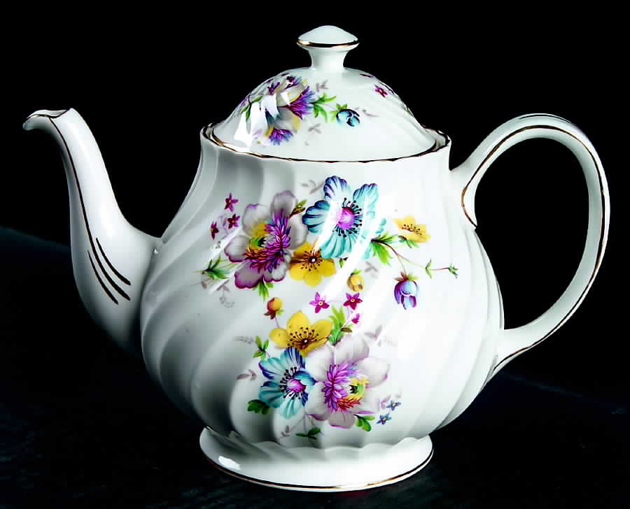 Bouquet (Wedgwood Group) Teapot & Lid by Tuscan - Royal Tuscan-1