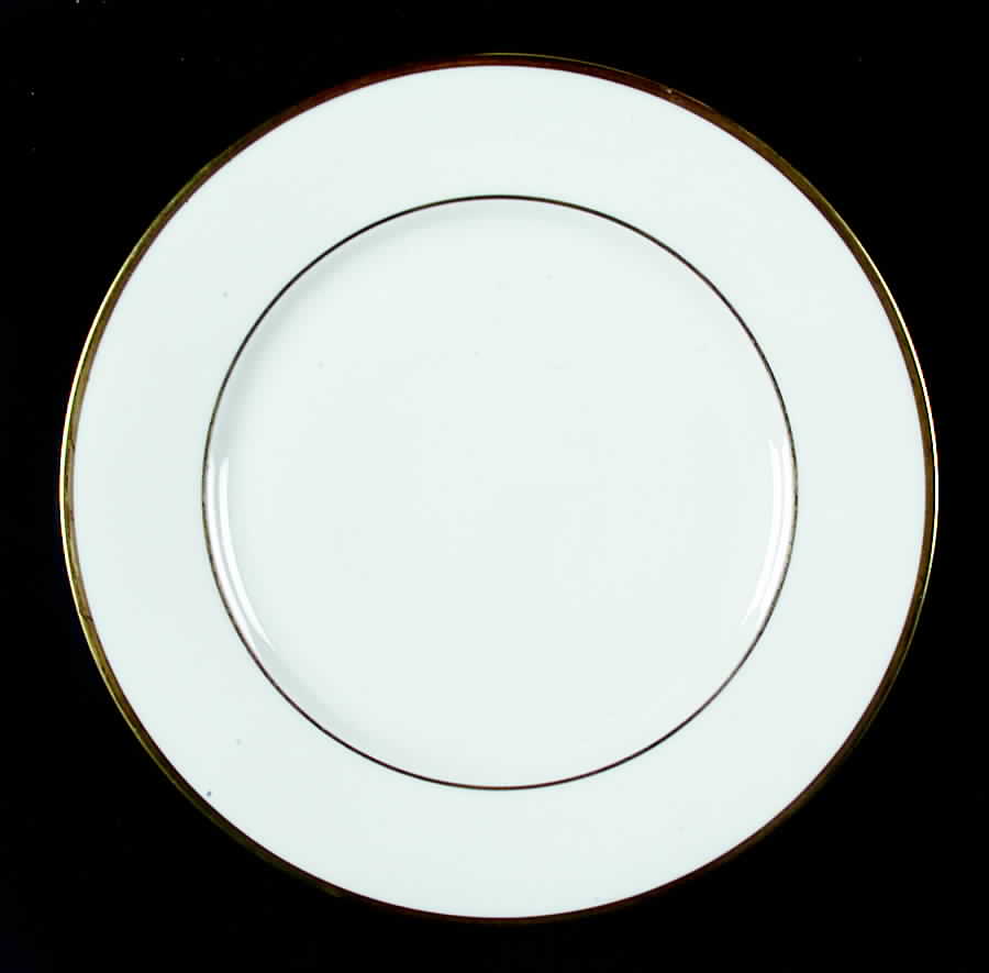 Wilshire Dinner Plate by Thun-1
