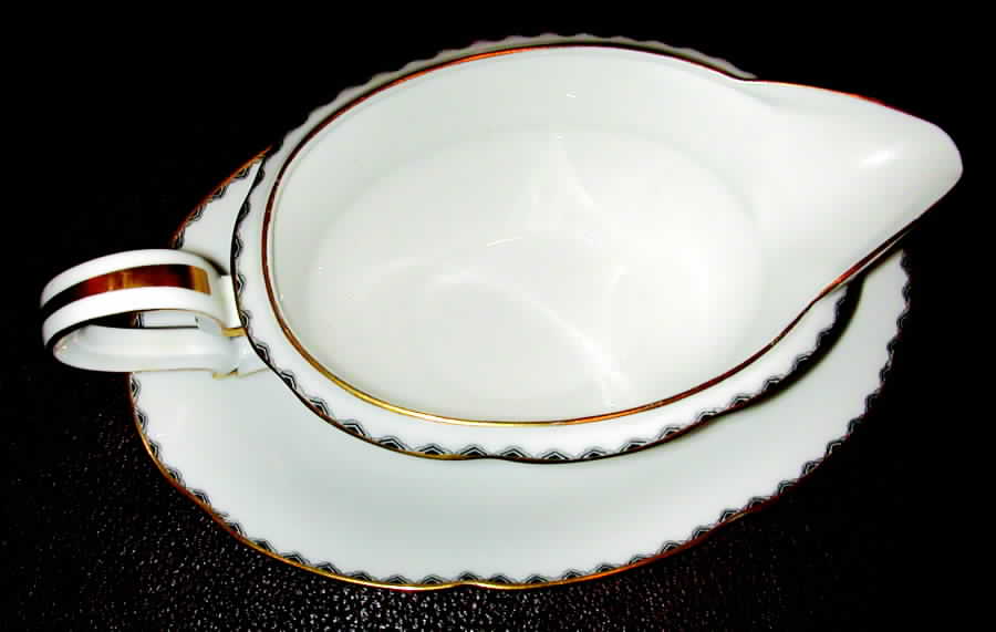 TIR365 Gravy Boat with Attached Underplate by Tirschenreuth-1