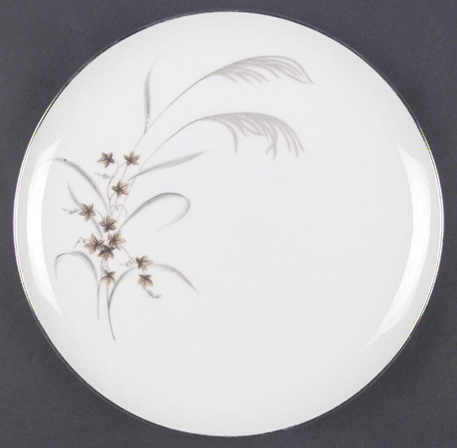 Susuki Dinner Plate by Three Castle-1