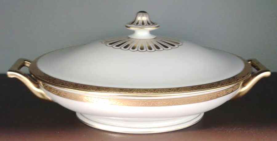 9127 Oval Covered Vegetable by Thomas-1