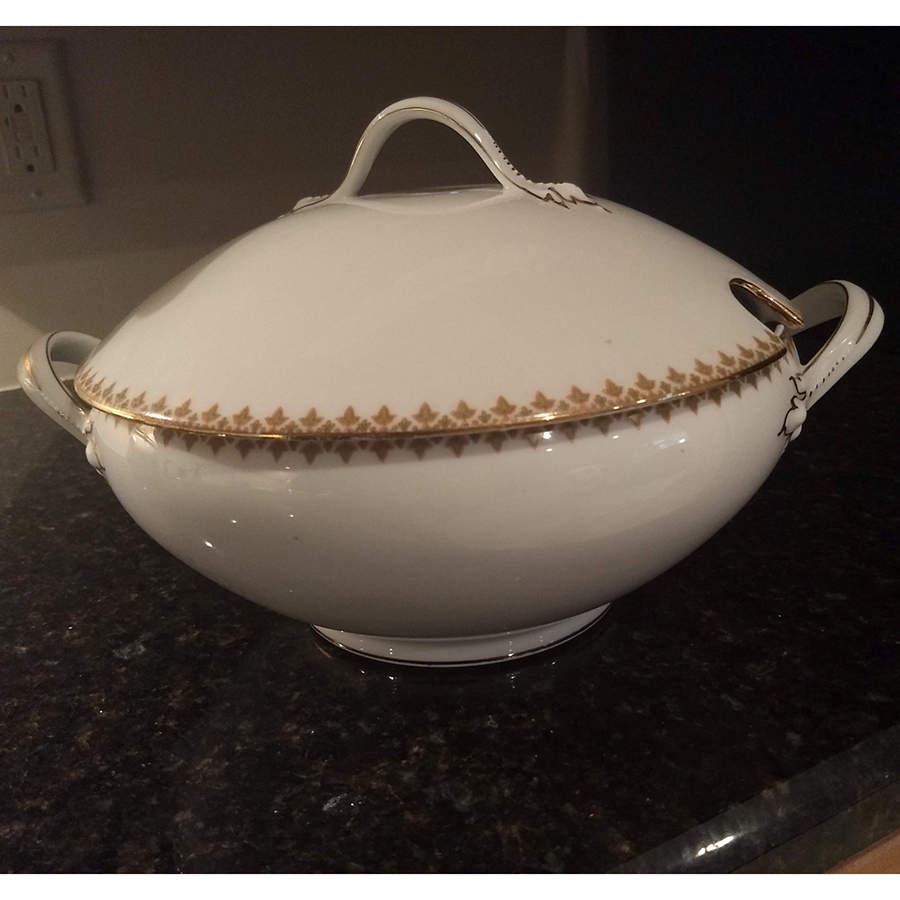 TRV429 Tureen &  Lid by Tressemanes & Vogt-1