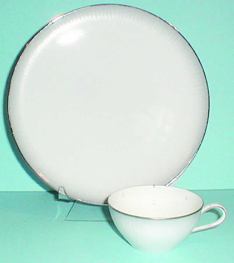 1-275 Dinner Plate by Thomas-1