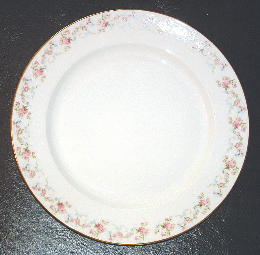 TRV436 Luncheon Plate by Tressemanes & Vogt-1