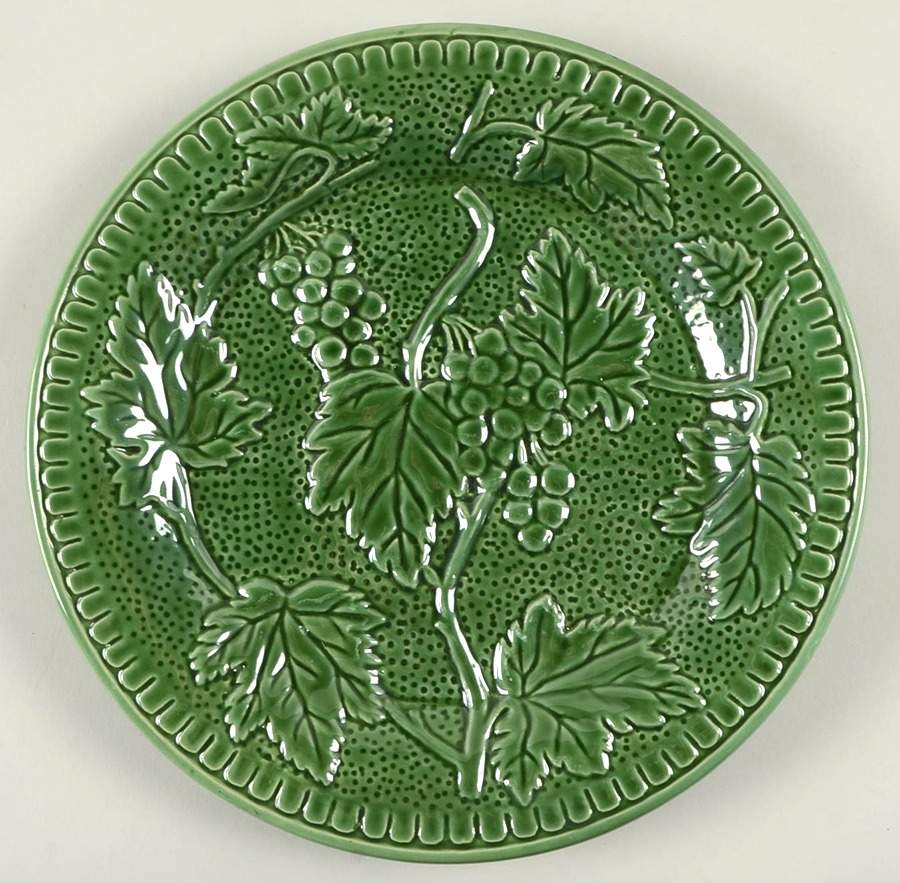 Green Majolica Dinner Plate by Two's Company-1