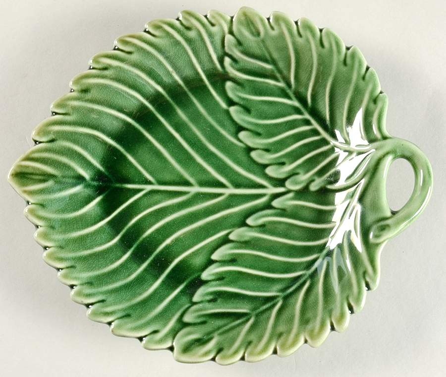 Green Majolica Salad/Dessert Plate by Two's Company-1